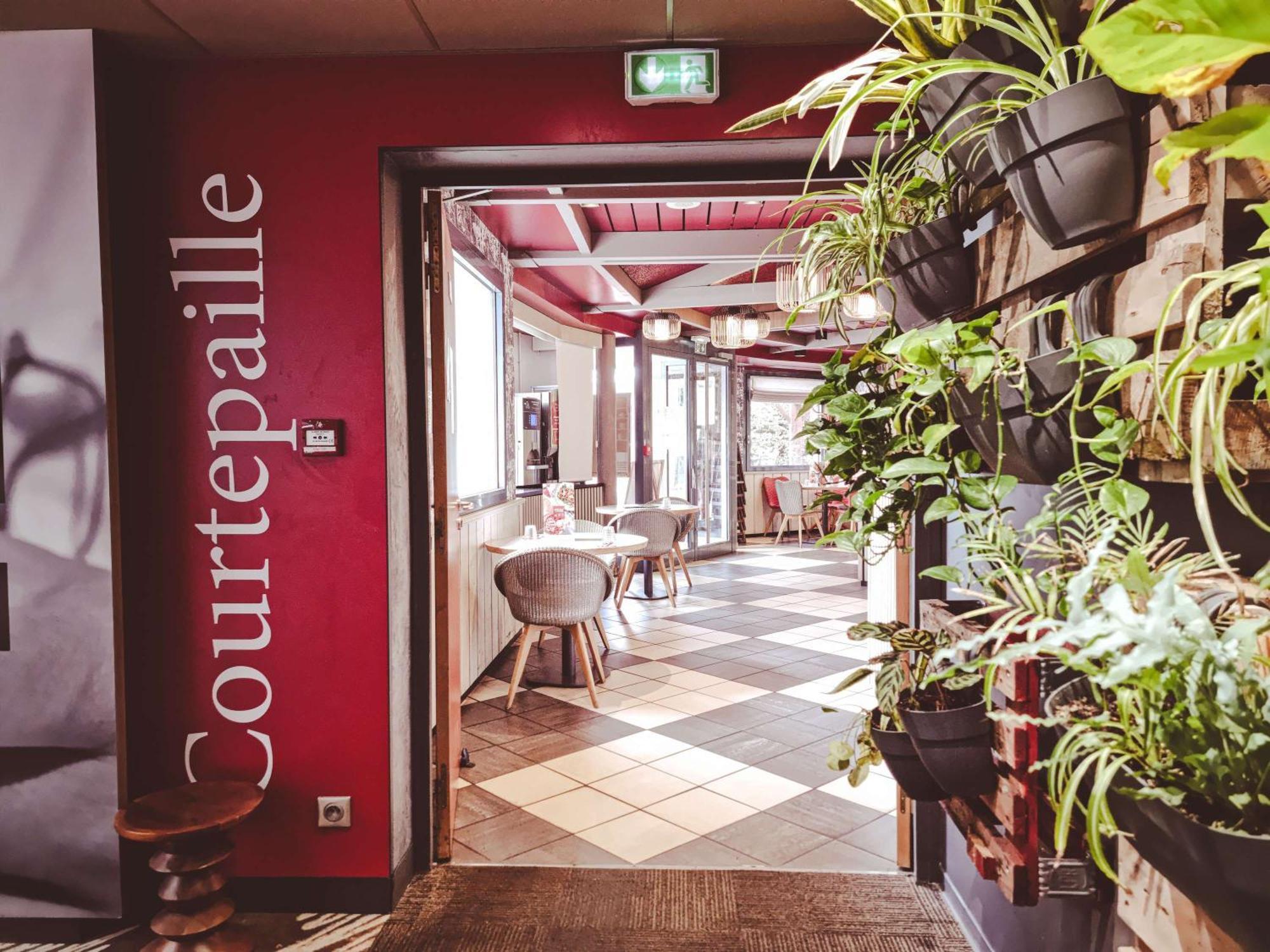 Hotel Ibis Caen Porte De Bretagne 3*
