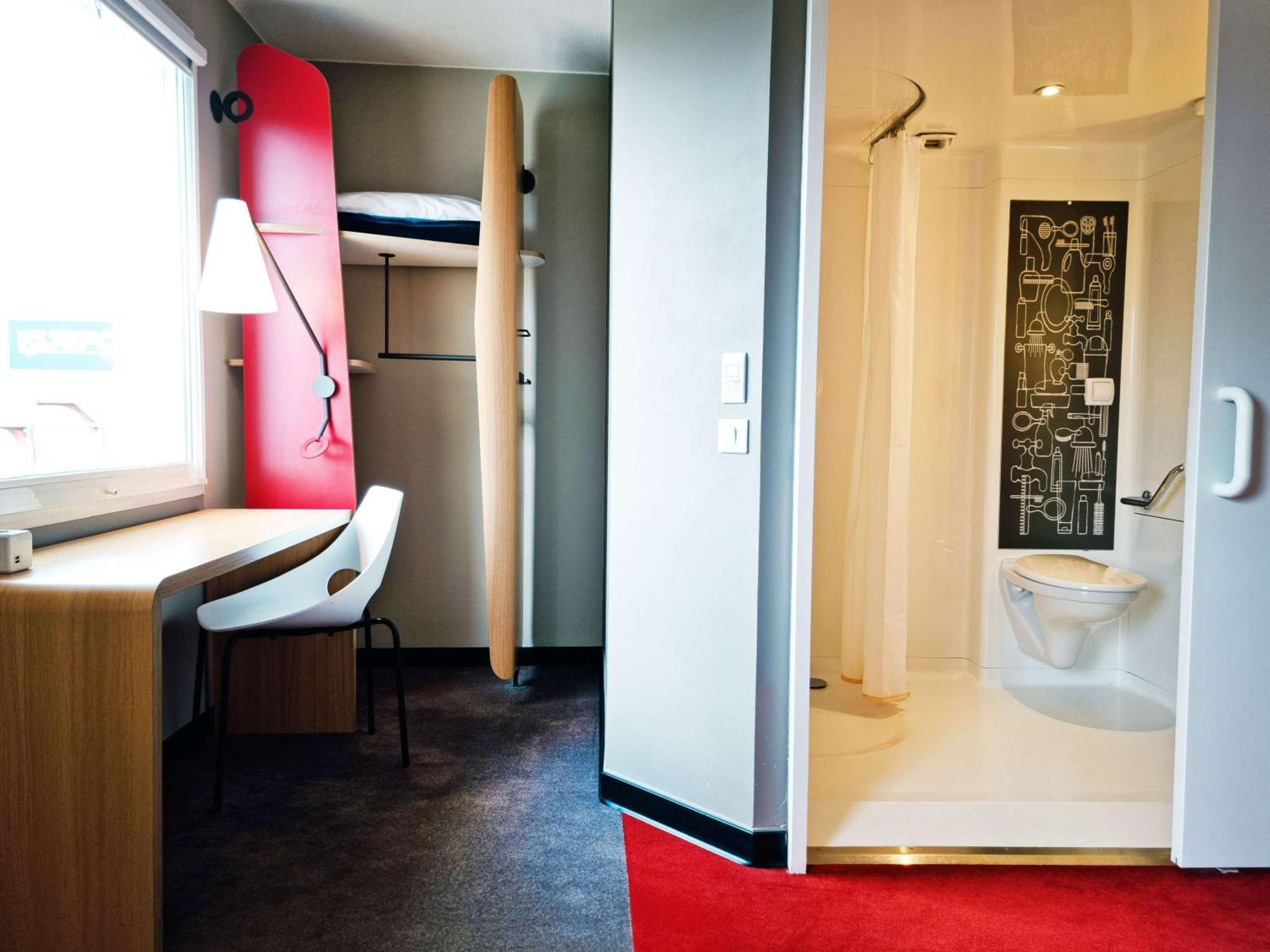Ibis Caen Porte De Bretagne Hotel 3*