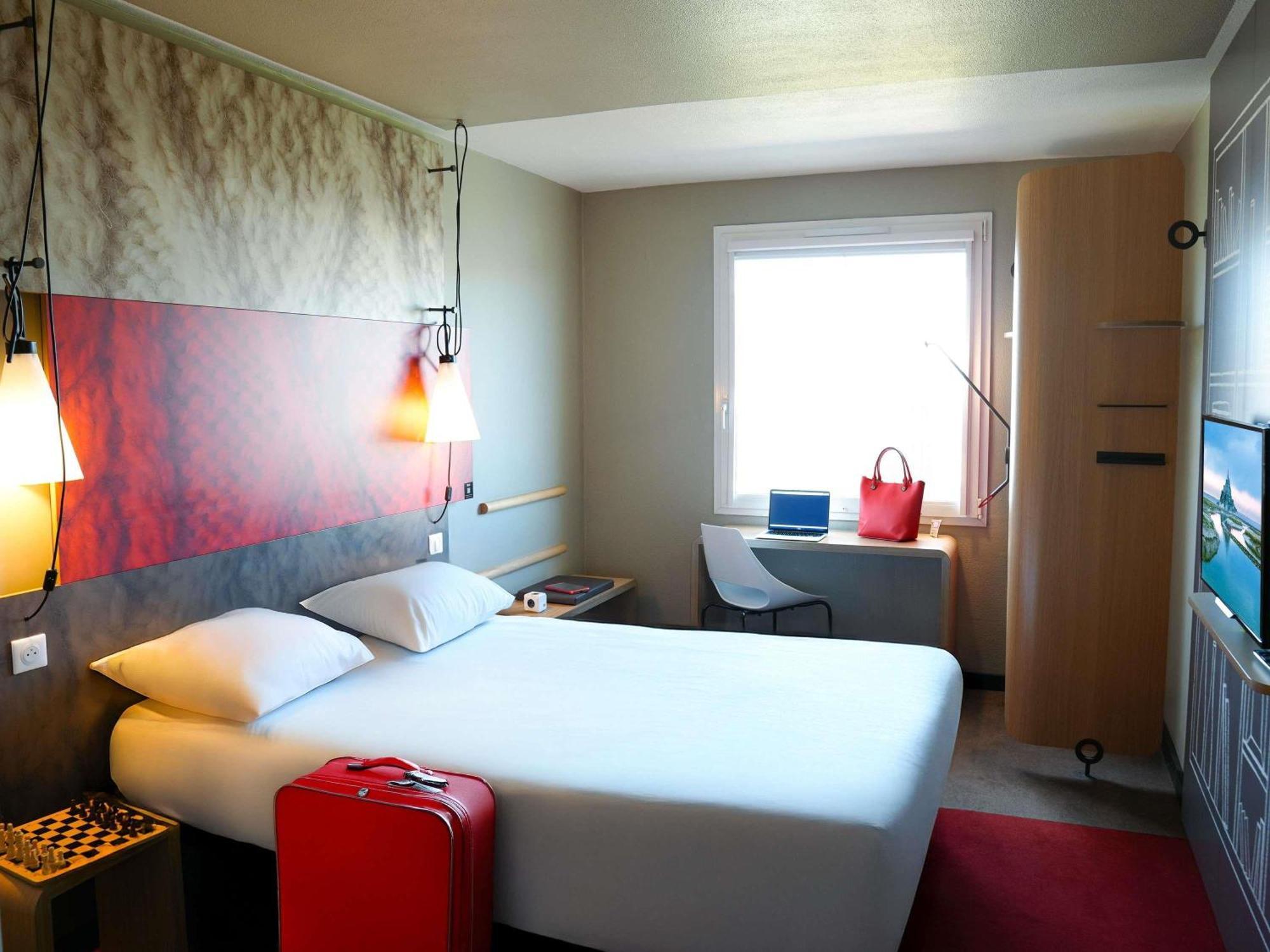 Ibis Caen Porte De Bretagne Hotel